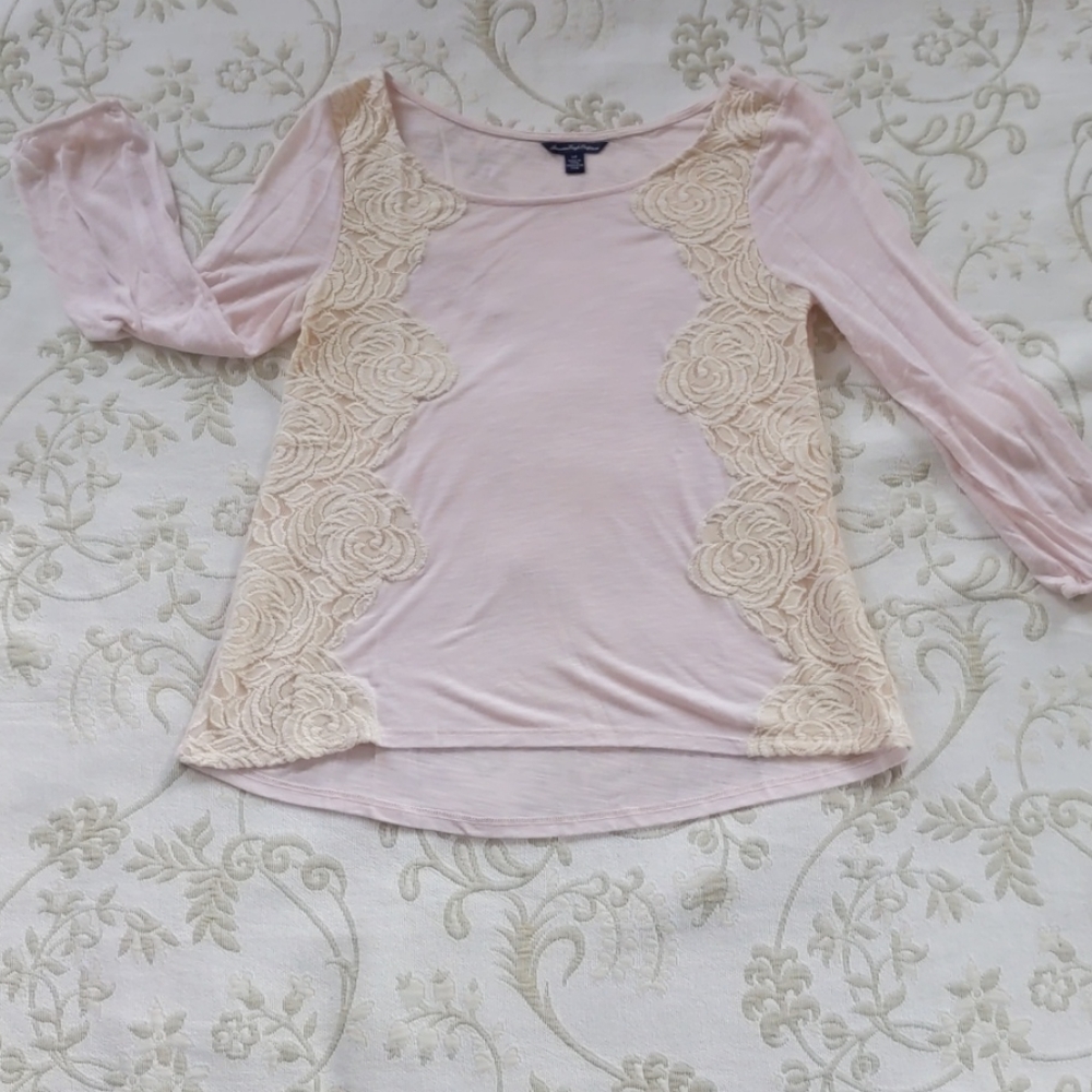 American Eagle outfitters shirt